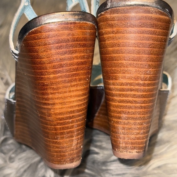 EUC Anthropologie Seychelles Worth It Silver Metallic Wedge Sandals Size 9.5 - Picture 8 of 10